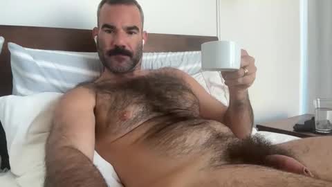 Snapshot of fipguy chatting on May 4, 1:18 pm Daddy Cam online show from May 4, 1:18 pm