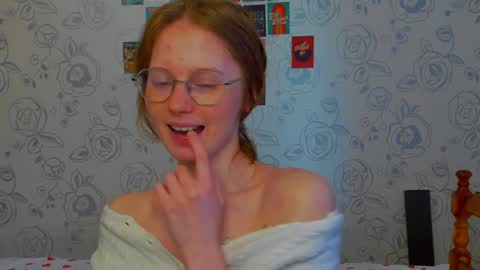 fire_luna online show from May 1, 11:26 am
