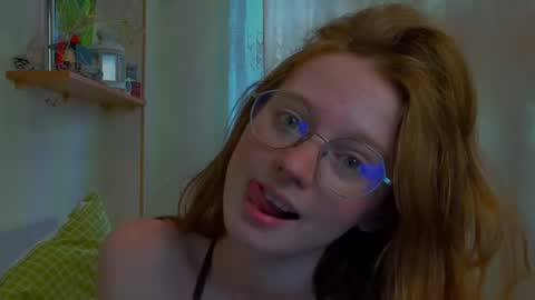 fire_luna online show from June 15, 10:17 am