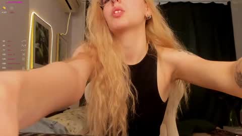 Snapshot of fire_moth chatting on May 31, 4:09 am Bellatrix online show from May 31, 4:09 am