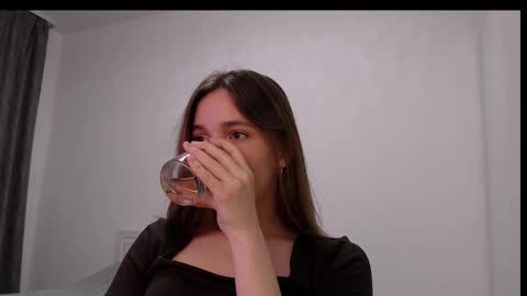 Snapshot of fireflies_fly_ chatting on November 11, 6:52 pm fireflies_fly_ online show from November 11, 6:52 pm