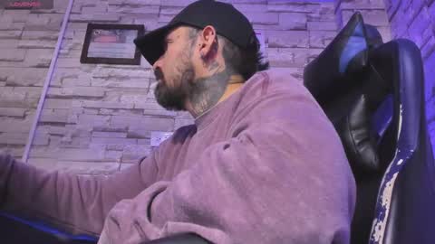 Snapshot of fisherrman666 chatting on November 21, 12:10 am fisherrman666 online show from November 21, 12:10 am