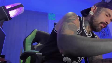 Snapshot of fisherrman666 chatting on December 3, 11:58 pm fisherrman666 online show from December 3, 11:58 pm