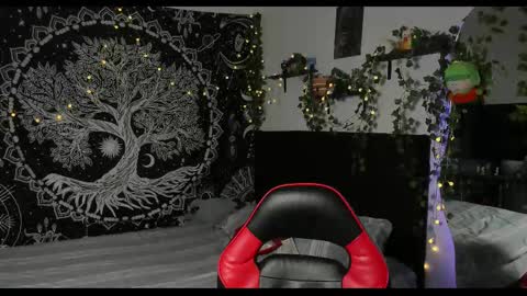 Snapshot of fit_prince_ chatting on December 2, 4:18 am David hotman online show from December 2, 4:18 am