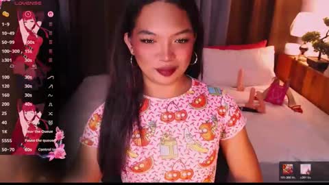 Snapshot of fitfemme_anna chatting on May 13, 6:11 am fitfemme_anna online show from May 13, 6:11 am