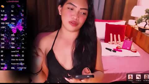 Snapshot of fitfemme_anna chatting on June 2, 1:24 pm fitfemme_anna online show from June 2, 1:24 pm