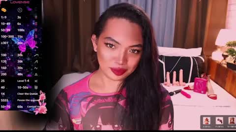 Snapshot of fitfemme_anna chatting on June 20, 11:13 am fitfemme_anna online show from June 20, 11:13 am