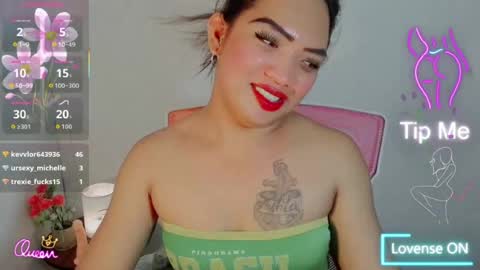 Snapshot of fitfemme_anna chatting on July 28, 7:39 pm fitfemme_anna online show from July 28, 7:39 pm