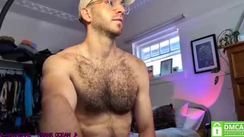 Snapshot of fitfinn_ chatting on October 7, 11:46 pm finn online show from October 7, 11:46 pm