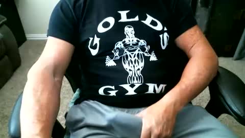 Snapshot of fitguy40 chatting on October 22, 6:51 pm fitguy40 online show from October 22, 6:51 pm