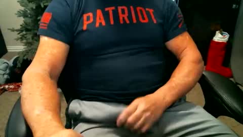 fitguy40 online show from January 5, 10:46 pm