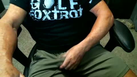Snapshot of fitguy40 chatting on May 21, 10:39 pm fitguy40 online show from May 21, 10:39 pm