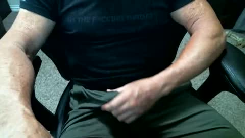 Snapshot of fitguy40 chatting on May 22, 8:25 pm fitguy40 online show from May 22, 8:25 pm