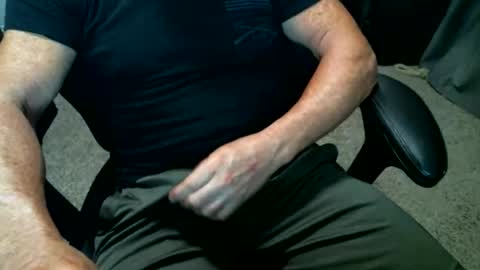 Snapshot of fitguy40 chatting on May 24, 3:00 am fitguy40 online show from May 24, 3:00 am