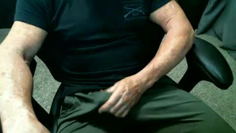 Snapshot of fitguy40 chatting on June 26, 10:25 pm fitguy40 online show from June 26, 10:25 pm