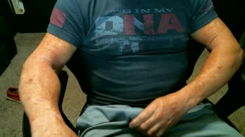 Snapshot of fitguy40 chatting on June 28, 3:23 am fitguy40 online show from June 28, 3:23 am