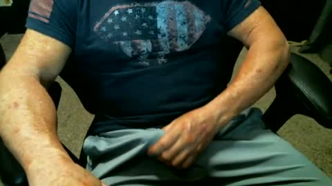 Snapshot of fitguy40 chatting on June 30, 2:45 am fitguy40 online show from June 30, 2:45 am