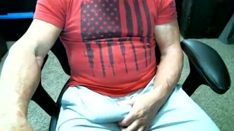 Snapshot of fitguy40 chatting on July 29, 8:40 pm fitguy40 online show from July 29, 8:40 pm