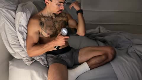 Snapshot of fitjacques chatting on June 2, 2:13 am fitjacques online show from June 2, 2:13 am