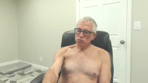 Snapshot of fitman999 chatting on December 2, 4:20 am Jon online show from December 2, 4:20 am