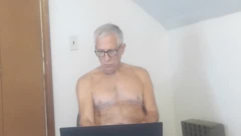 Snapshot of fitman999 chatting on November 6, 9:26 pm Jon online show from November 6, 9:26 pm