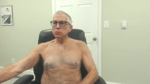 Snapshot of fitman999 chatting on November 29, 3:20 am Jon online show from November 29, 3:20 am