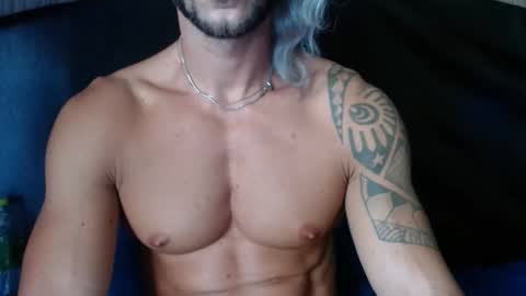 Snapshot of fitness1989 chatting on December 2, 4:18 am fitness1989 online show from December 2, 4:18 am