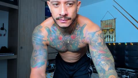 Snapshot of fitnolan chatting on February 7, 10:19 am Elias Valencia online show from February 7, 10:19 am