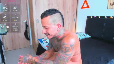 Elias Valencia online show from November 10, 3:33 pm