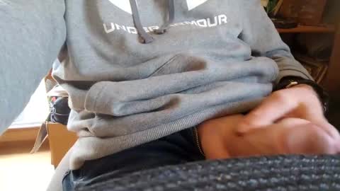 Snapshot of fiveforwilly1 chatting on February 21, 1:44 pm Markus online show from February 21, 1:44 pm