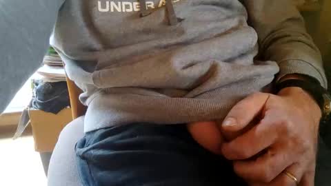 Snapshot of fiveforwilly1 chatting on December 14, 1:38 pm Markus online show from December 14, 1:38 pm