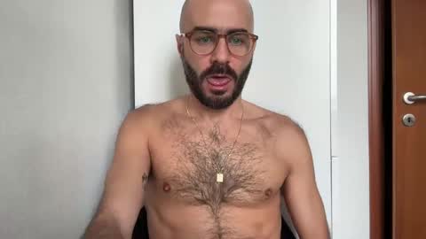 Fla is short for Flavio online show from December 6, 10:38 am