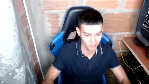 Snapshot of flacolatind chatting on January 1, 12:11 am FLACO online show from January 1, 12:11 am