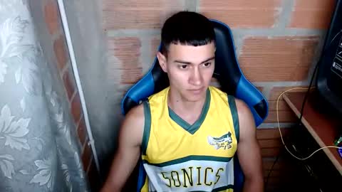 Snapshot of flacolatind chatting on January 2, 2:43 am FLACO online show from January 2, 2:43 am