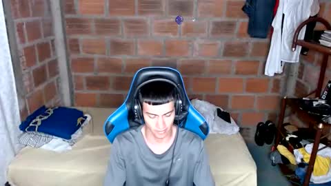 Snapshot of flacolatind chatting on February 25, 2:47 am FLACO online show from February 25, 2:47 am