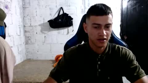 Snapshot of flacolatind chatting on December 17, 2:06 am FLACO online show from December 17, 2:06 am