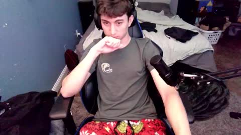 Snapshot of flakytuber chatting on October 24, 2:35 pm Parzival001 online show from October 24, 2:35 pm