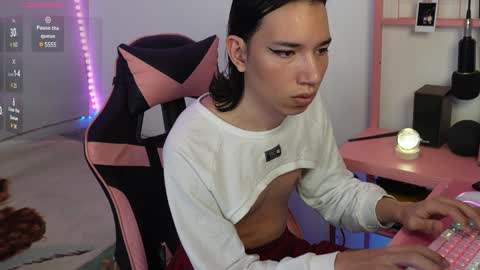 Snapshot of flaream_angel chatting on December 27, 12:56 pm Alexa online show from December 27, 12:56 pm