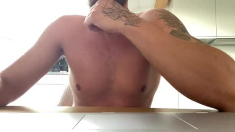 Snapshot of flashi1990 chatting on August 6, 5:04 pm flashi1990 online show from August 6, 5:04 pm