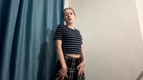 Emma online show from March 6, 6:04 pm