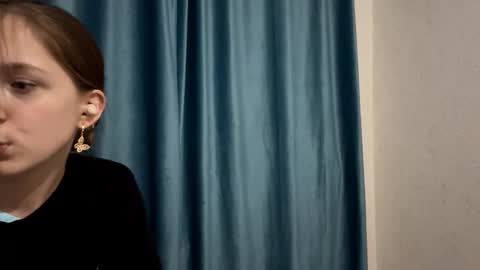 Emma online show from March 10, 7:08 pm