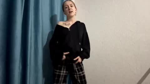 Emma online show from March 11, 8:26 pm