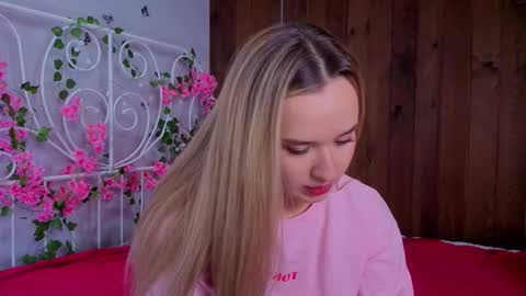 Amina online show from November 15, 8:22 am