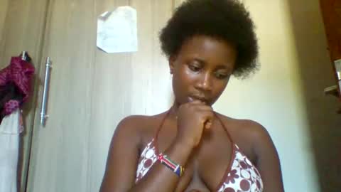 Snapshot of flirty_arrya chatting on April 13, 11:27 am flirty_arrya online show from April 13, 11:27 am