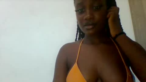 Snapshot of flirty_arrya chatting on April 21, 10:43 am flirty_arrya online show from April 21, 10:43 am