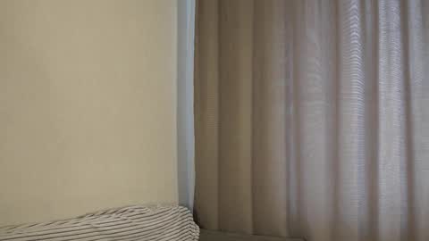Snapshot of flirtyvibe chatting on October 18, 5:21 am Mila online show from October 18, 5:21 am
