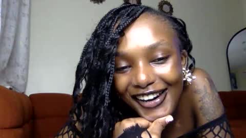 Snapshot of flirtyy_sheery chatting on February 25, 7:45 pm sheery online show from February 25, 7:45 pm