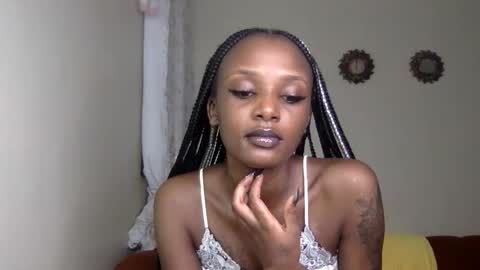 Snapshot of flirtyy_sheery chatting on March 11, 11:00 pm sheery online show from March 11, 11:00 pm