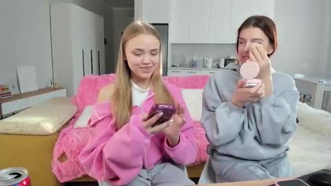 Mona online show from October 26, 1:44 am