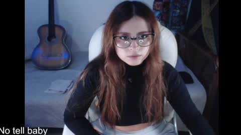 flor3citarockera online show from June 16, 1:36 pm